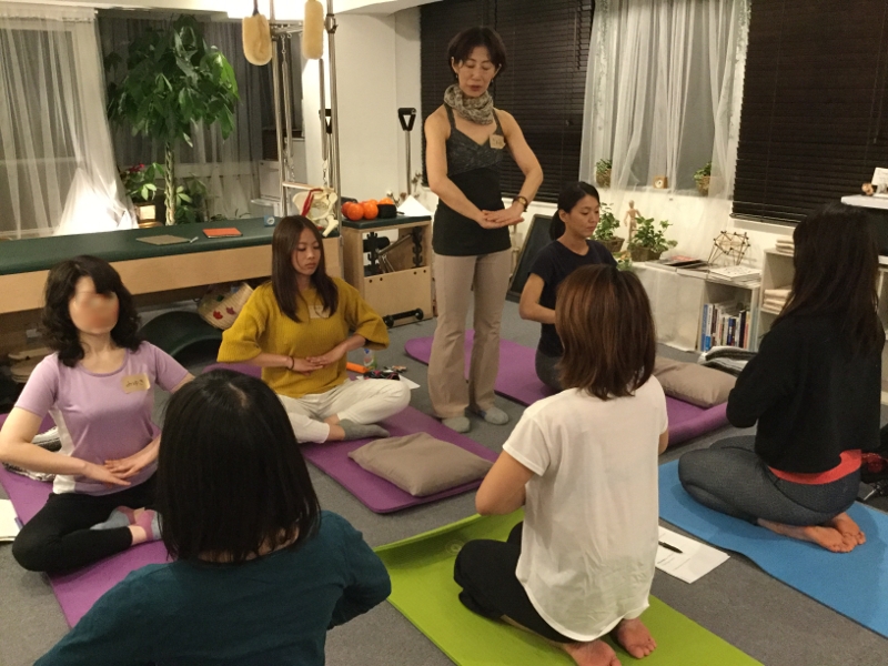 Trainer Studymeeting Pilates Yoga Instructor Fascia Breath Spine Movement トレーナー　勉強会 ピラティス ヨガ インストラクター 筋膜 呼吸 背骨 ムーブメント