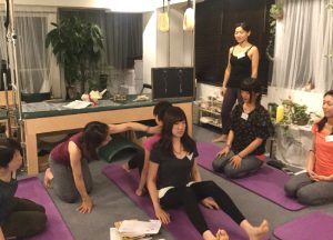 Trainer Studymeeting Pilates Yoga Instructor Fascia Breath hip joint foot Movement トレーナー　勉強会 ピラティス ヨガ インストラクター 筋膜 呼吸 背骨 股関節 足関節 解剖 ムーブメント