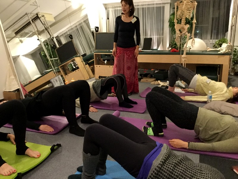 Trainer Studymeeting Pilates Yoga Instructor Fascia Breath hip joint foot Movement トレーナー　勉強会 ピラティス ヨガ インストラクター 筋膜 呼吸 背骨 股関節 足関節 膝関節 解剖 ムーブメント