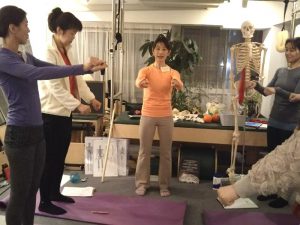 trainer studymeeting pilates yoga instructor Fascia breath hip joint foot knee shoulder movement トレーナー　勉強会 ピラティス ヨガ インストラクター 筋膜 呼吸 背骨 股関節 足関節 膝関節 肩関節 解剖 ムーブメント