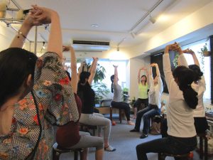 スタジオ 2周年 イベント Tomokoi 写真 骨盤 脊柱 肩関節 ピラティス 筋膜 Studio Lesson Pilates Photo